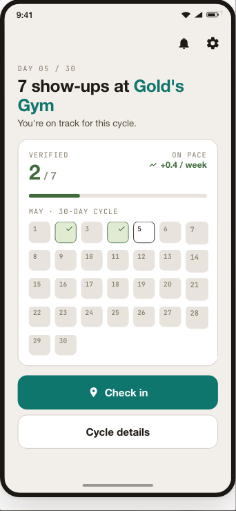 ShowUp Android active cycle screen with a 30-day calendar and check-in button